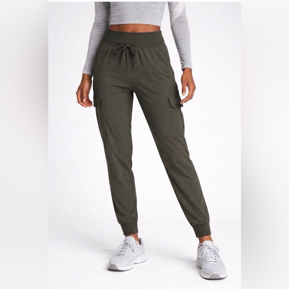 Athleta Sutton Cargo Jogger Pants
Women's Size 4 Olive Green
Drawstring